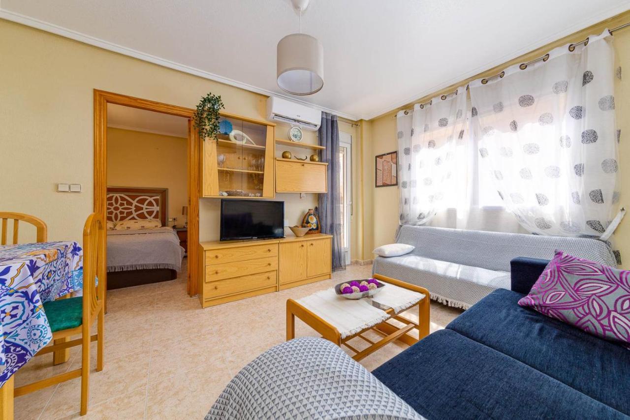 Cozy Appartment Torrevieja At Irina Exterior photo